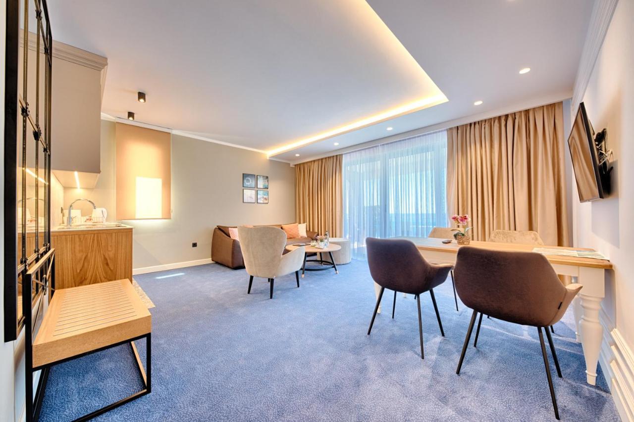 Apart Hotel Kalamper Бар Екстериор снимка
