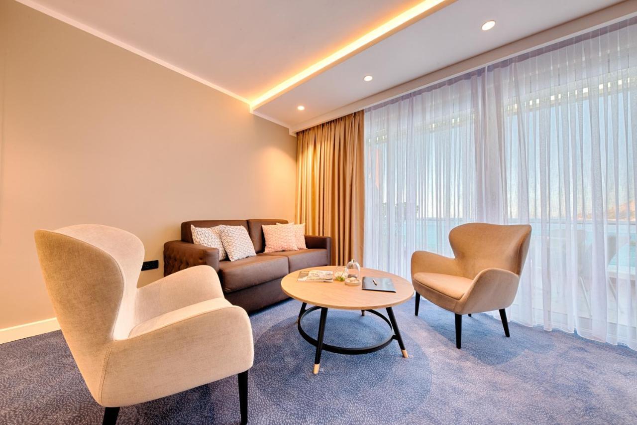 Apart Hotel Kalamper Бар Екстериор снимка